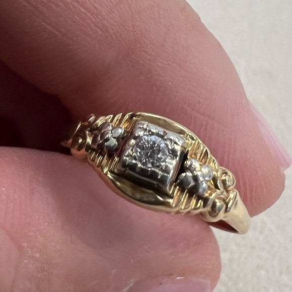 Jewelry - 14K yellow gold and diamonds set in 14K white gold promise ring 1.18g